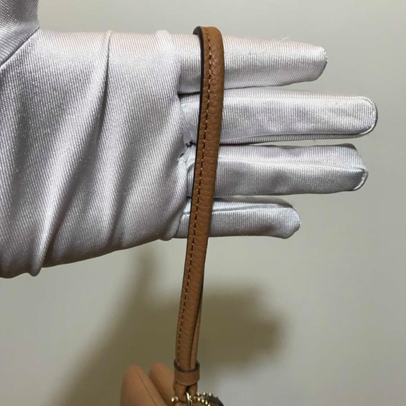 🍘Coach Signature Pebbled Leather🍘 - Picture 4 of 8